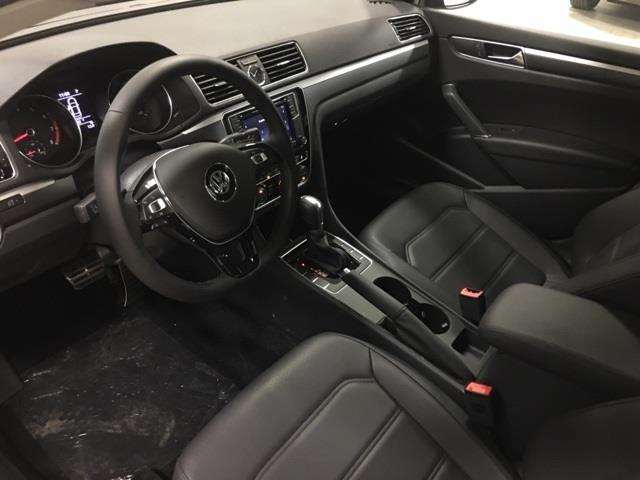 2017 Volkswagen Passat 1.8T R-Line 4dr Sedan